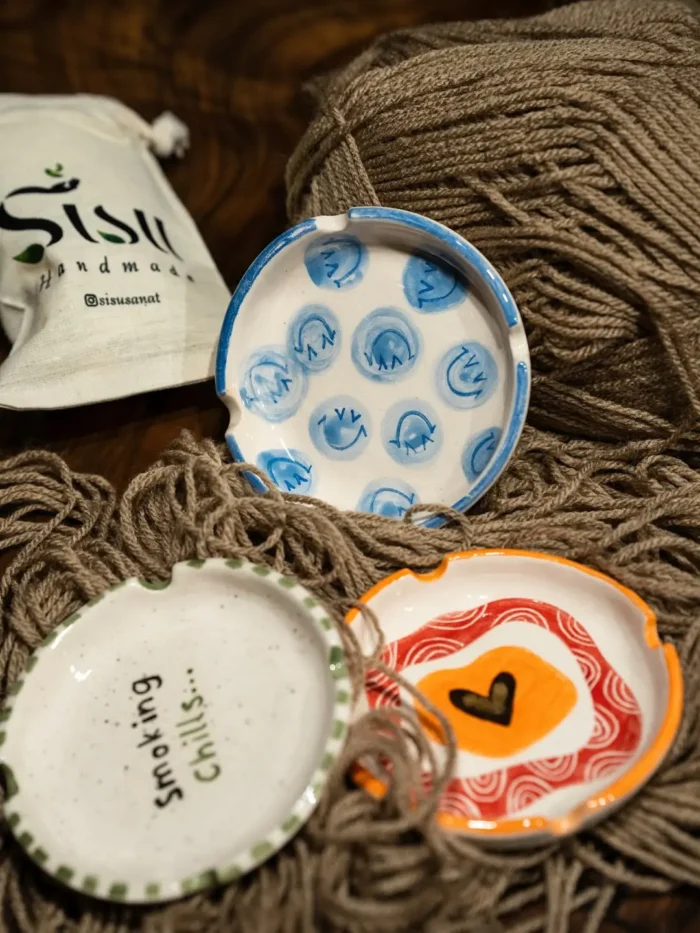 Ceramic ashtray - Image 1